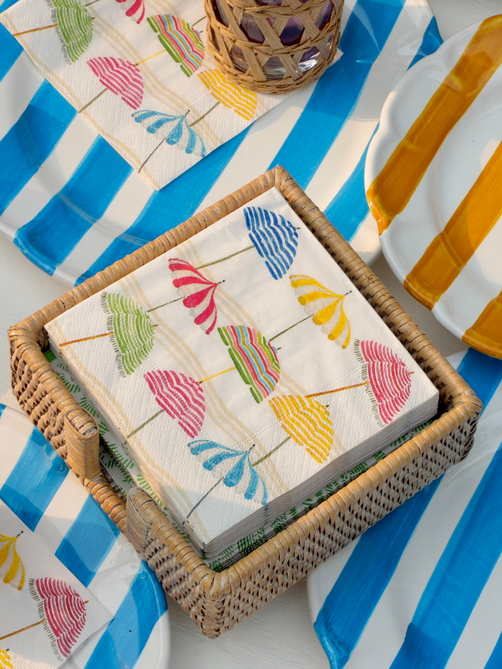 licht bruine cocktail servethouder - sfeerfoto 1